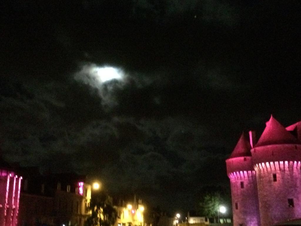 Hotel Les Remp'Arts Guérande Exterior foto
